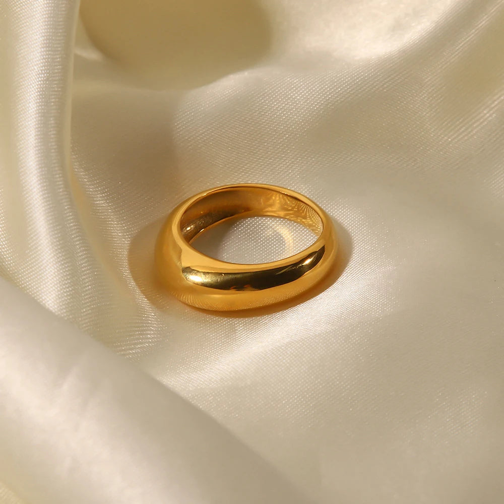 Smooth Curved Ring