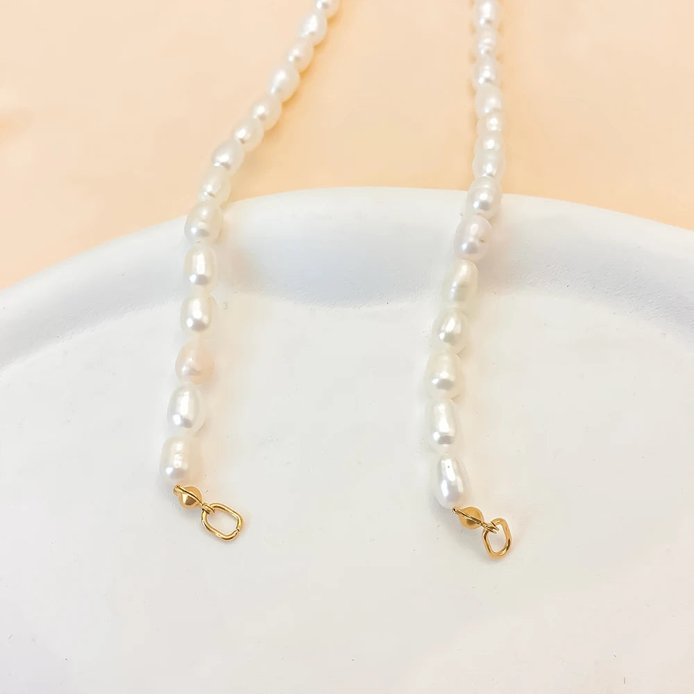 Locking Charm Freshwater Pearl Kette