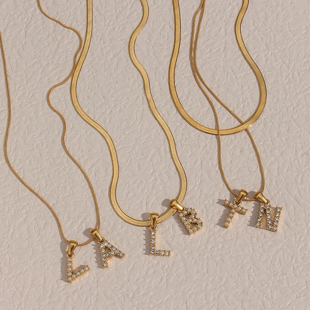 Collier Charm Zircon / Pearl Letter