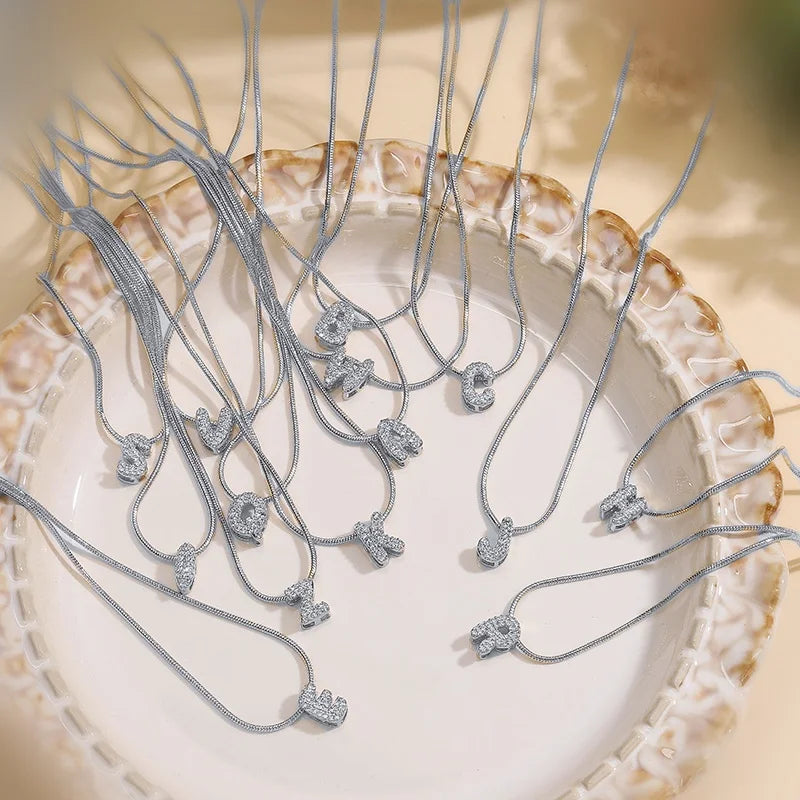 Small Bubble Letter Shinny Kette