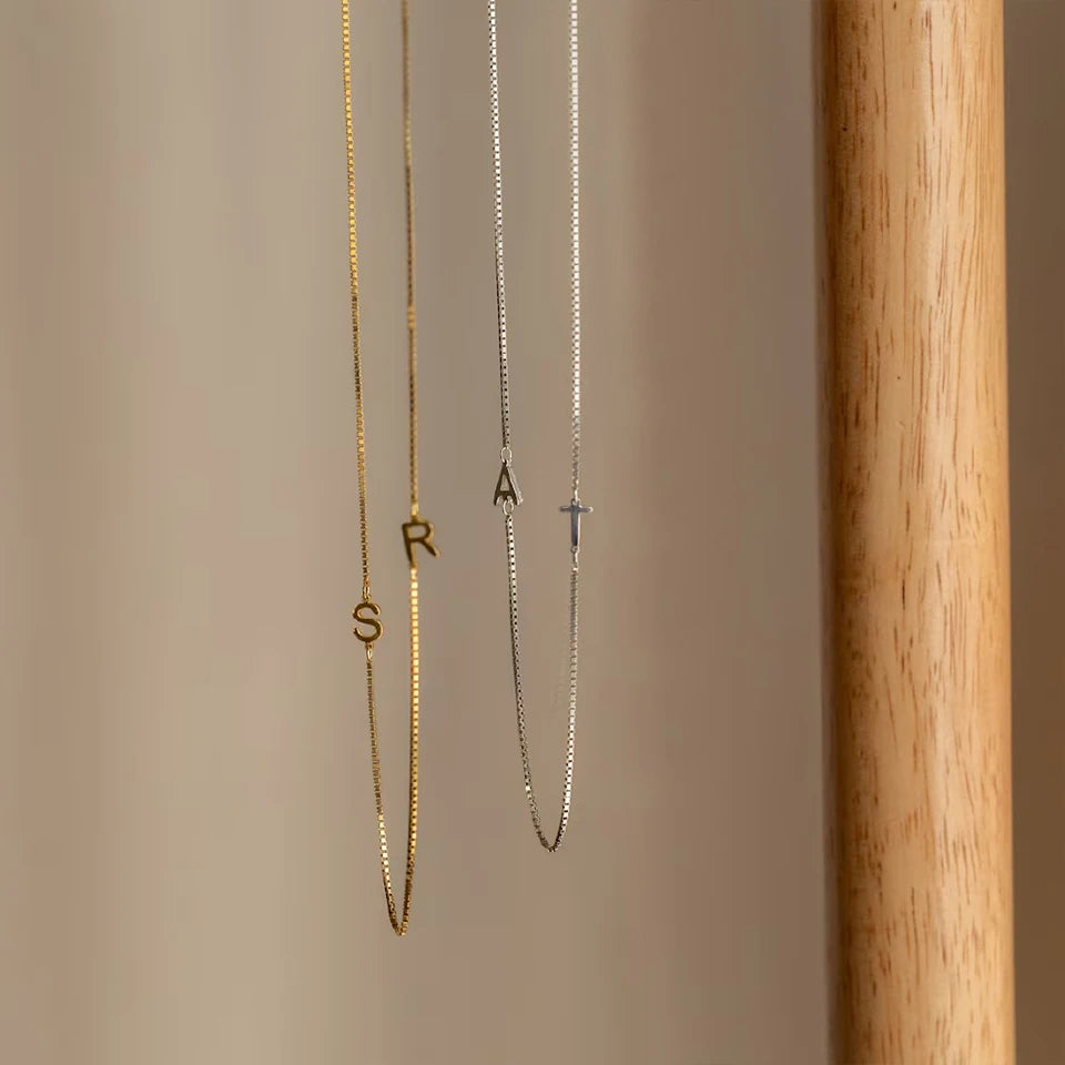 Side Letter Asymmetric Initial Kette