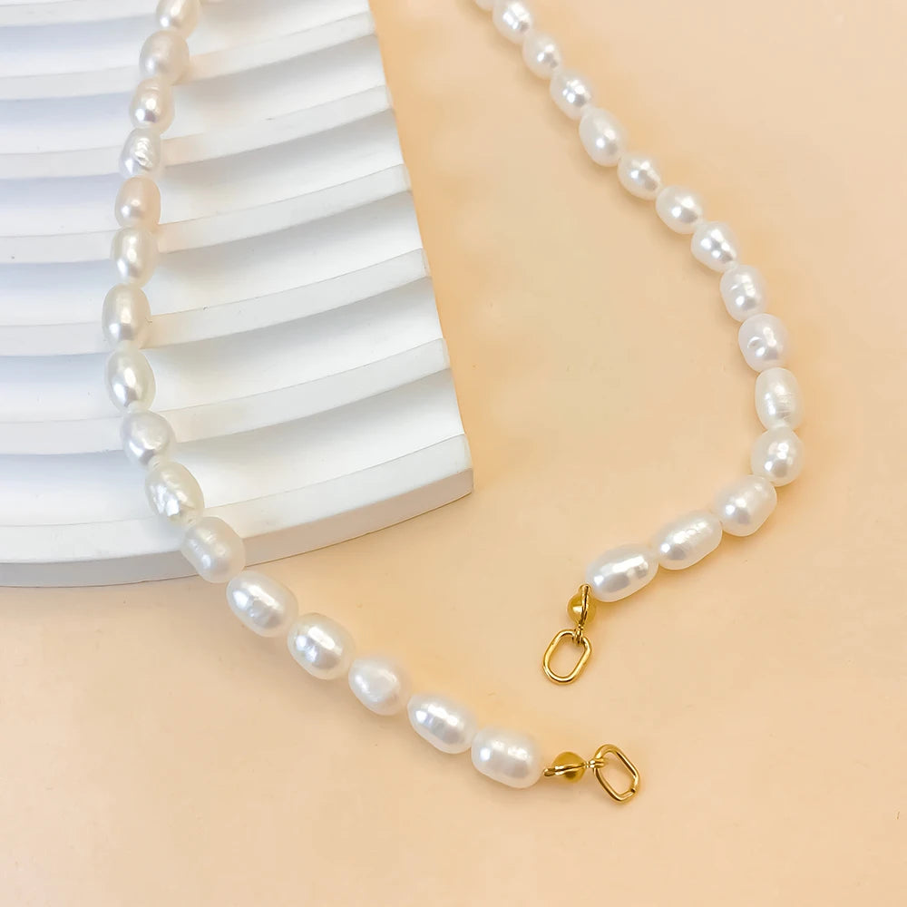 Locking Charm Freshwater Pearl Kette