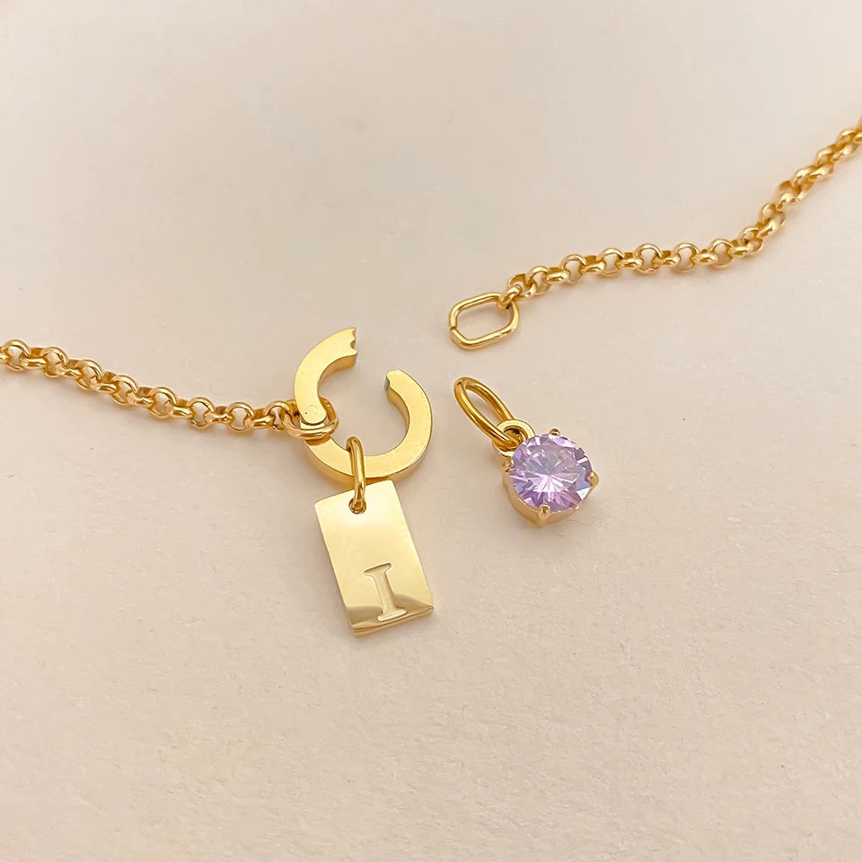 Erbsen Charm Kette mit Initial Anhänger Geburtsstein