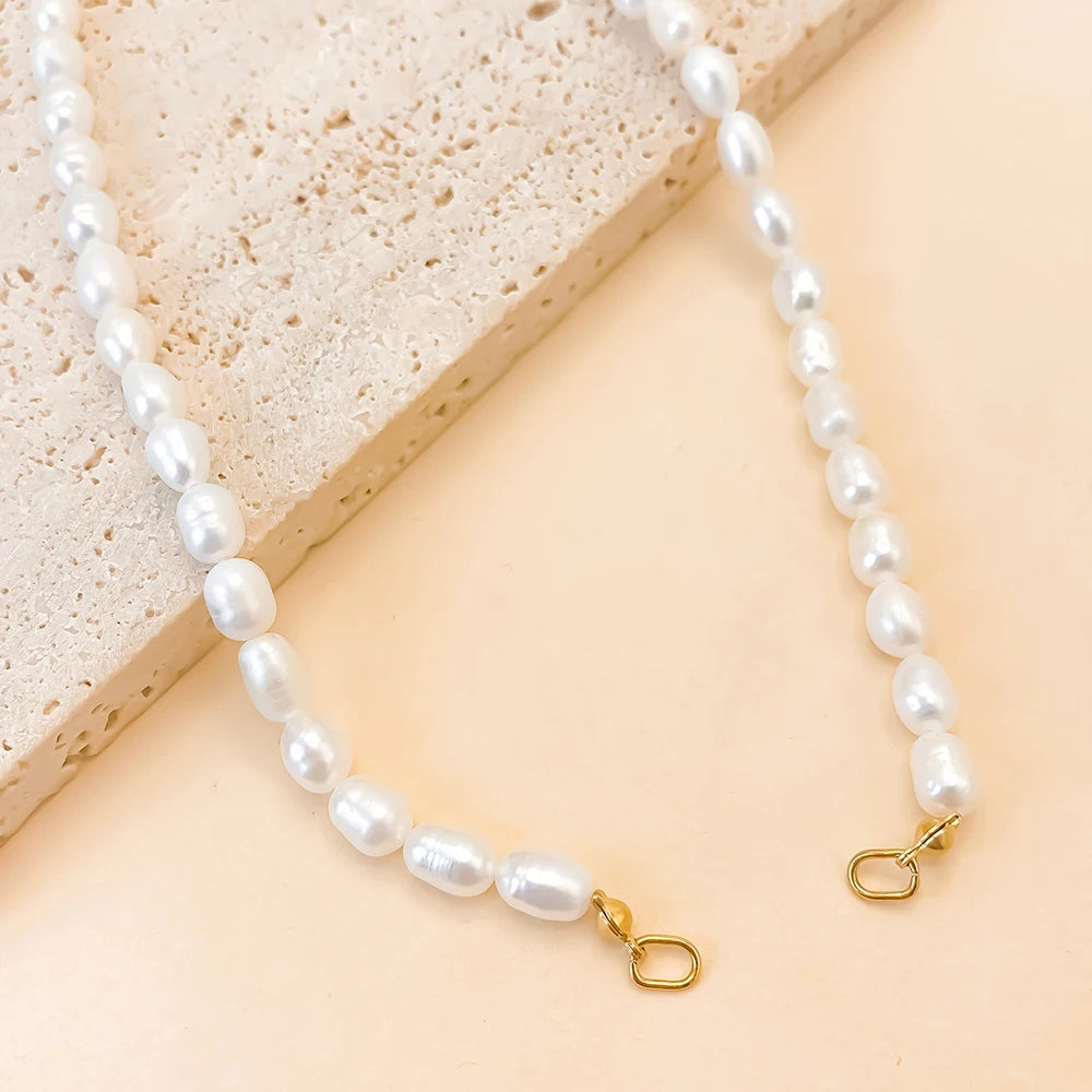 Locking Charm Freshwater Pearl Kette