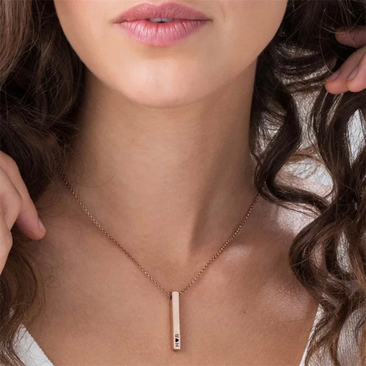 BLOCK BAR NECKLACE