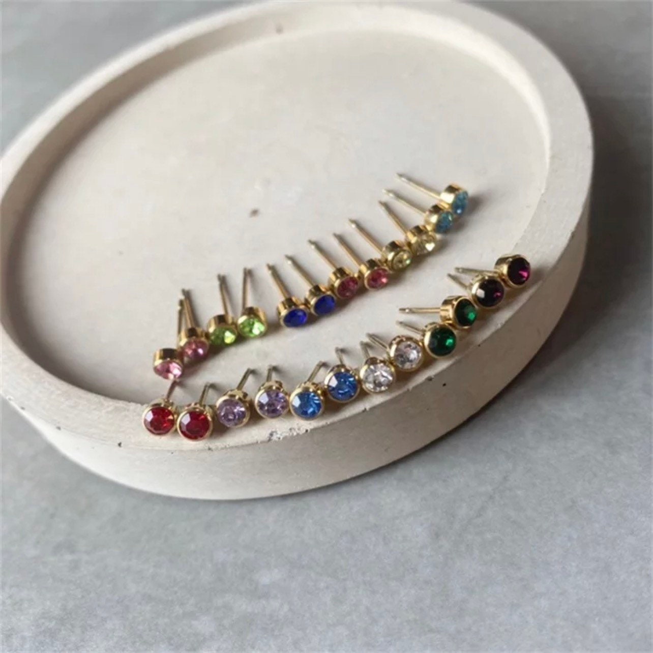 Birthstone minimalist Ohrstecker