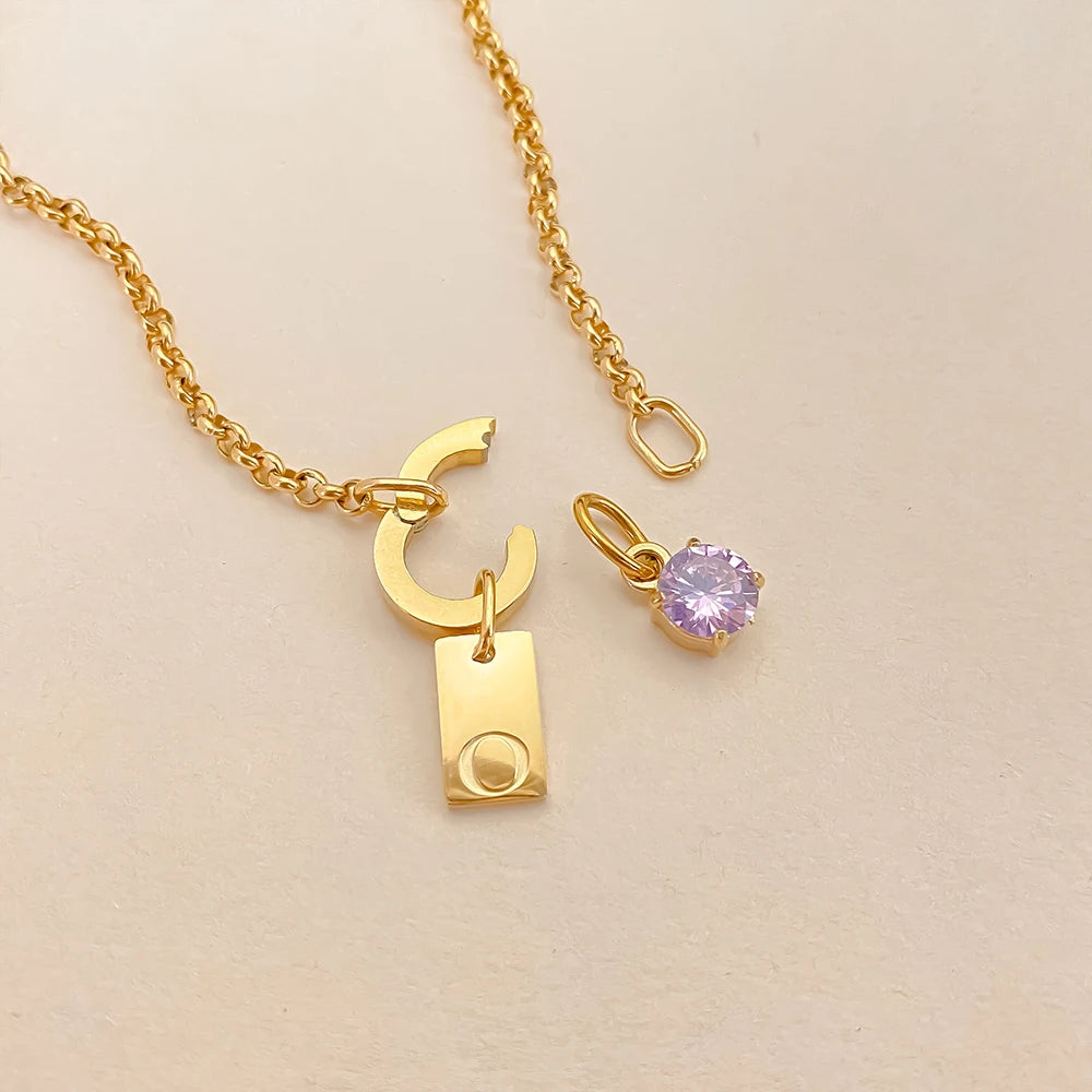 Erbsen Charm Kette mit Initial Anhänger Geburtsstein