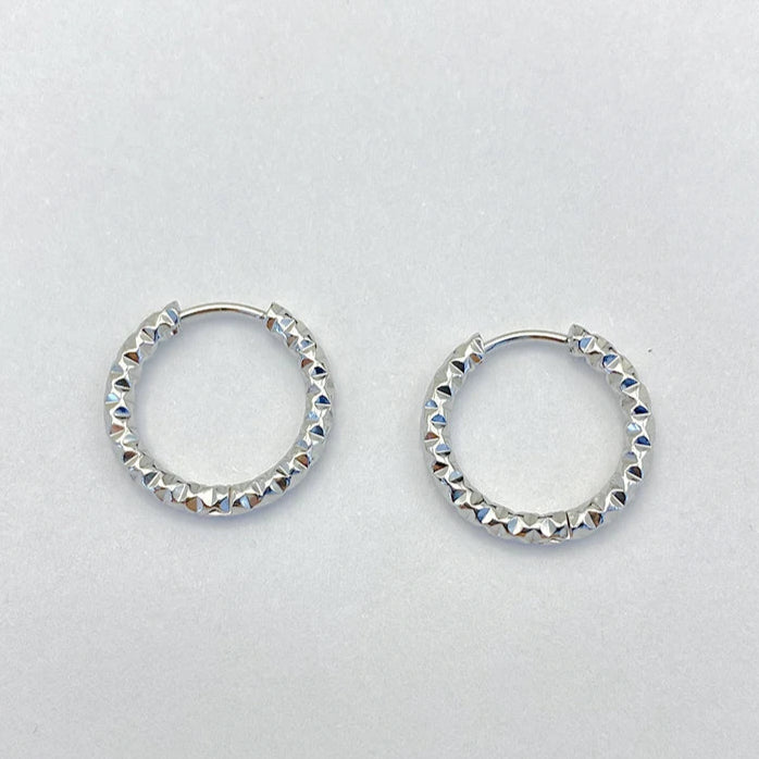 Rivets Hoops