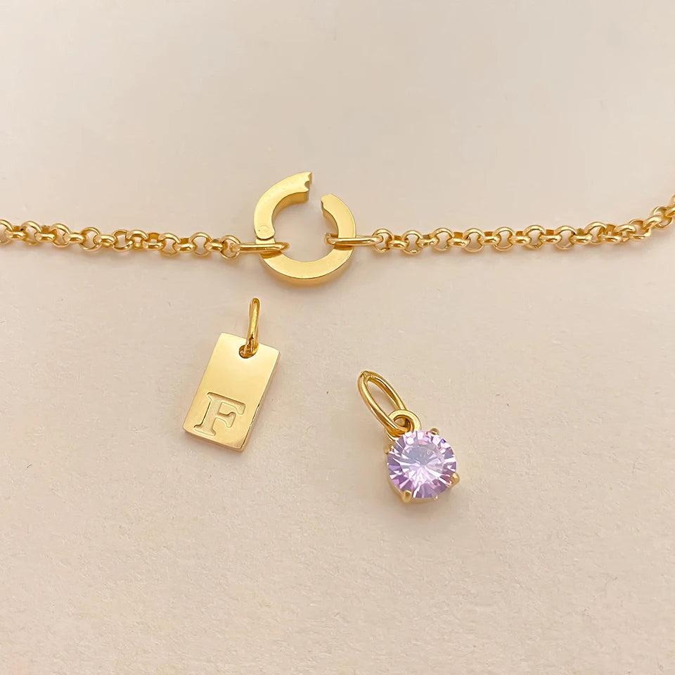 Erbsen Charm Kette mit Initial Anhänger Geburtsstein