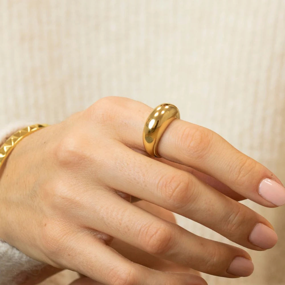 Famous Ring