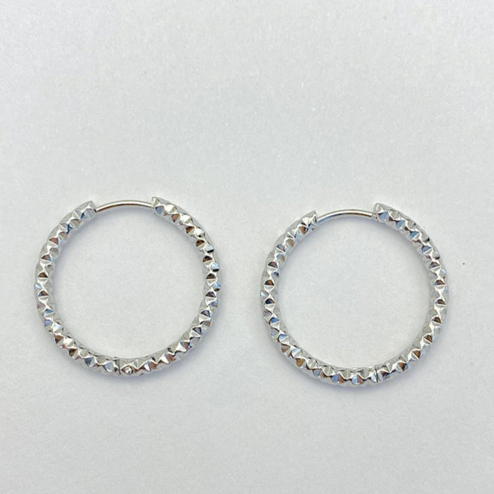 Rivets Hoops