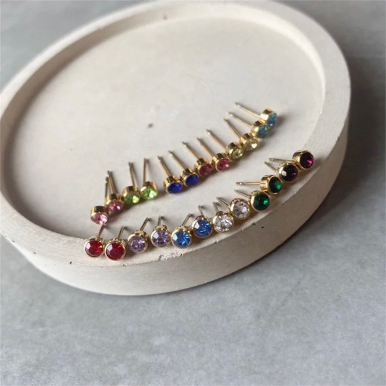 Birthstone minimalist Ohrstecker